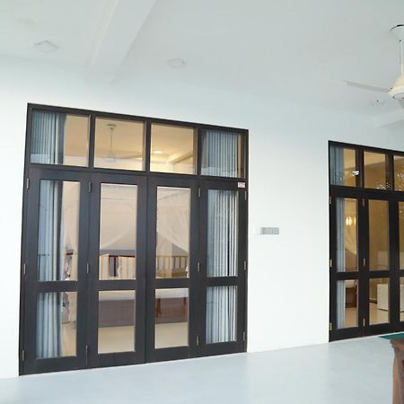 Gold Bubble Hotel Ahangama Luaran gambar