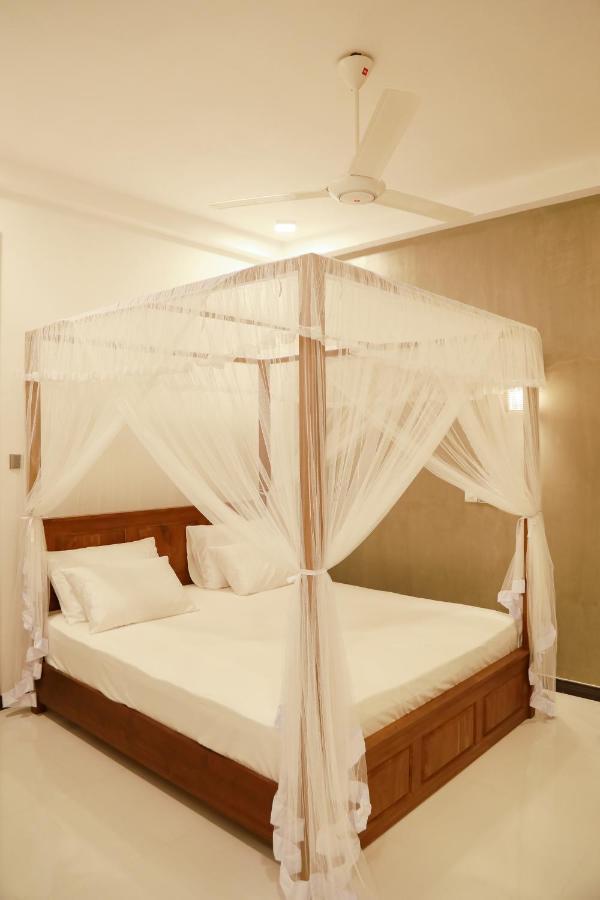 Gold Bubble Hotel Ahangama Luaran gambar