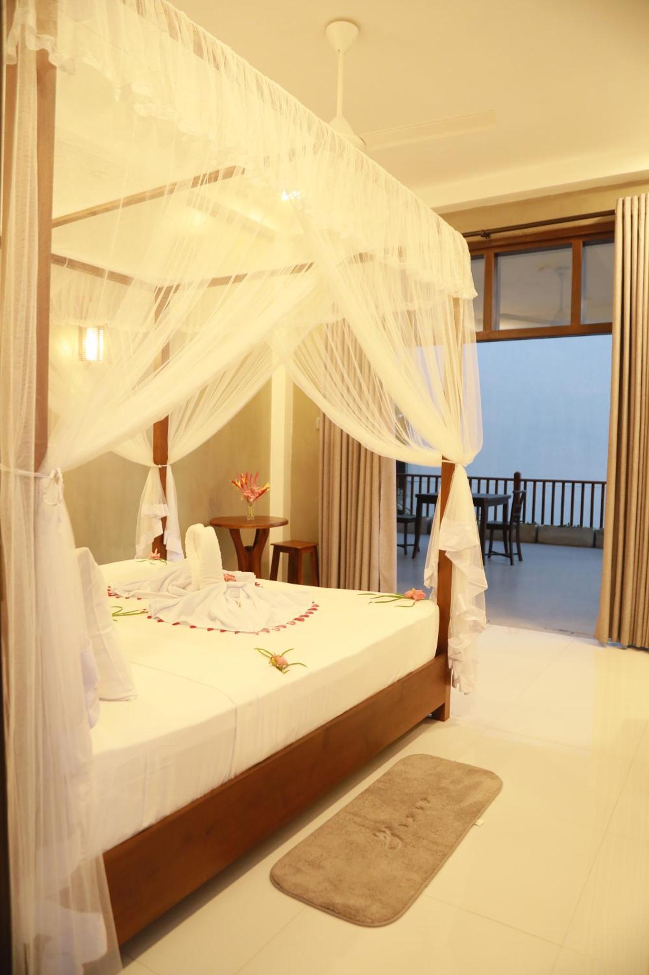 Gold Bubble Hotel Ahangama Luaran gambar